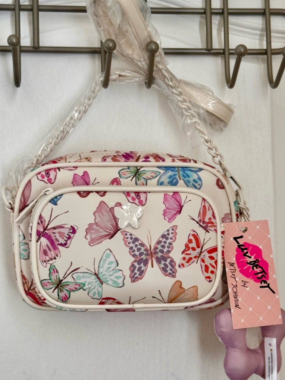 BETSEY JOHNSON BUTTERFLY PRINT CROSSBODY BAG. LUV BETSEY. ADJUSTABLE CHAIN STRAP